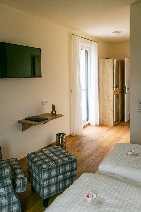 Weinhof Reichmann Bed and Breakfast Sankt Peter am Ottersbach Exteriör bild